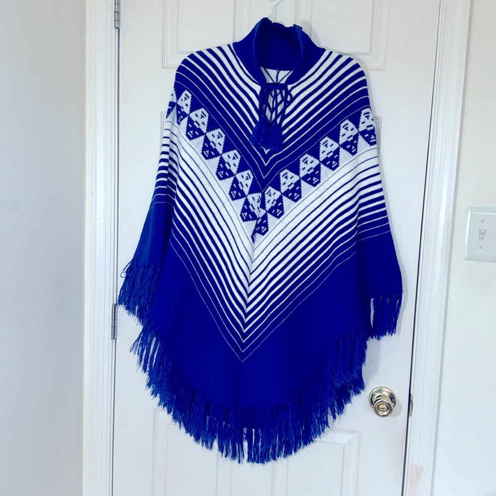 Vintage Western Hippie Fringe Blue & White Thick Knit Collared Ponch